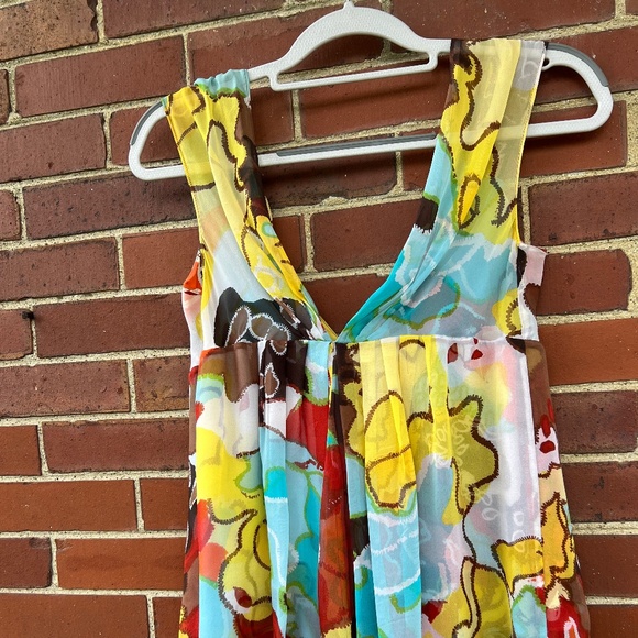 Diane Von Furstenberg sleeveless silk top, ladies size 12, colorful cropped top - Picture 2 of 4